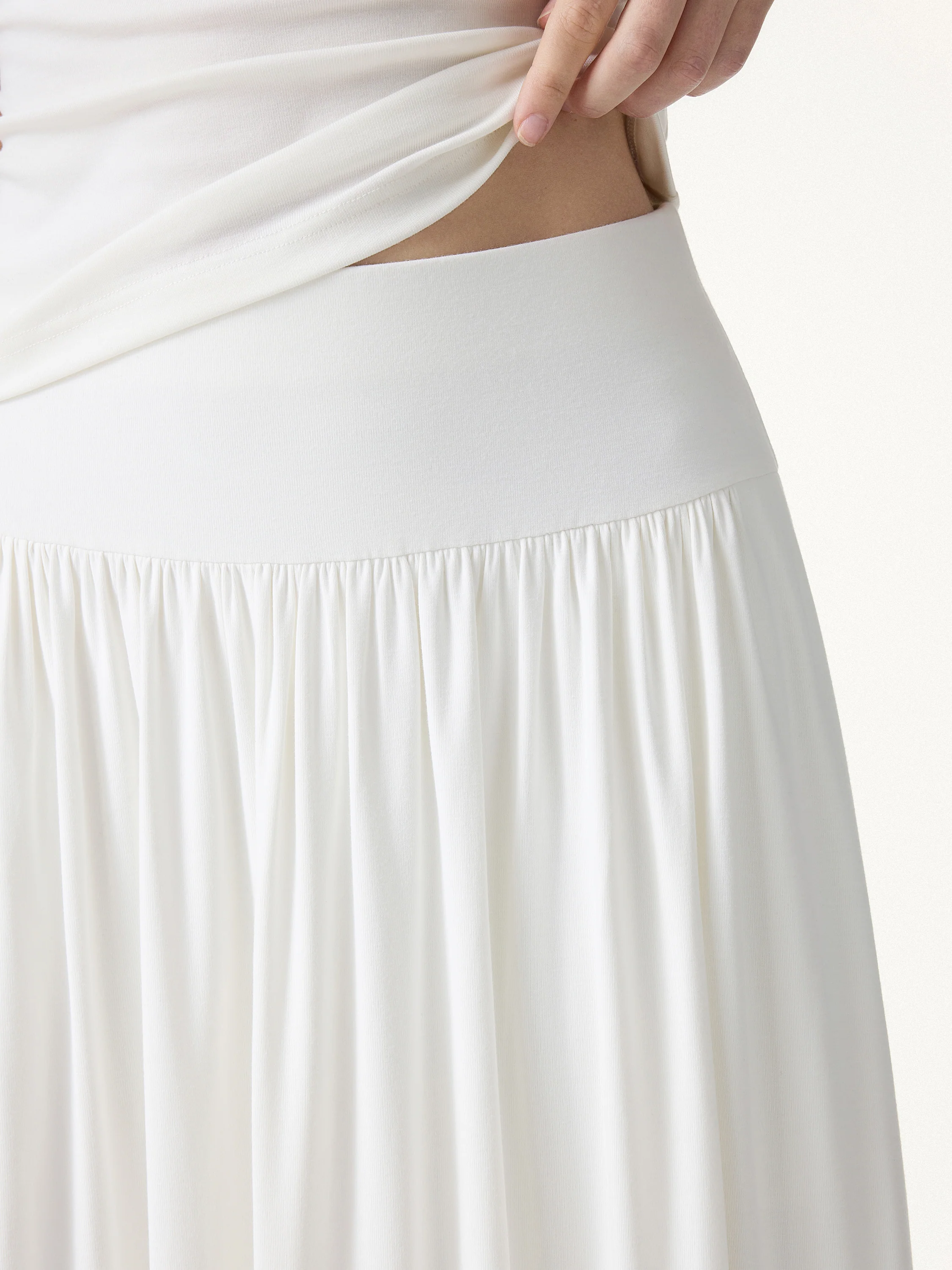 SkinKiss Mid Rise Gathered Midi Skirt with Pockets - Image 5