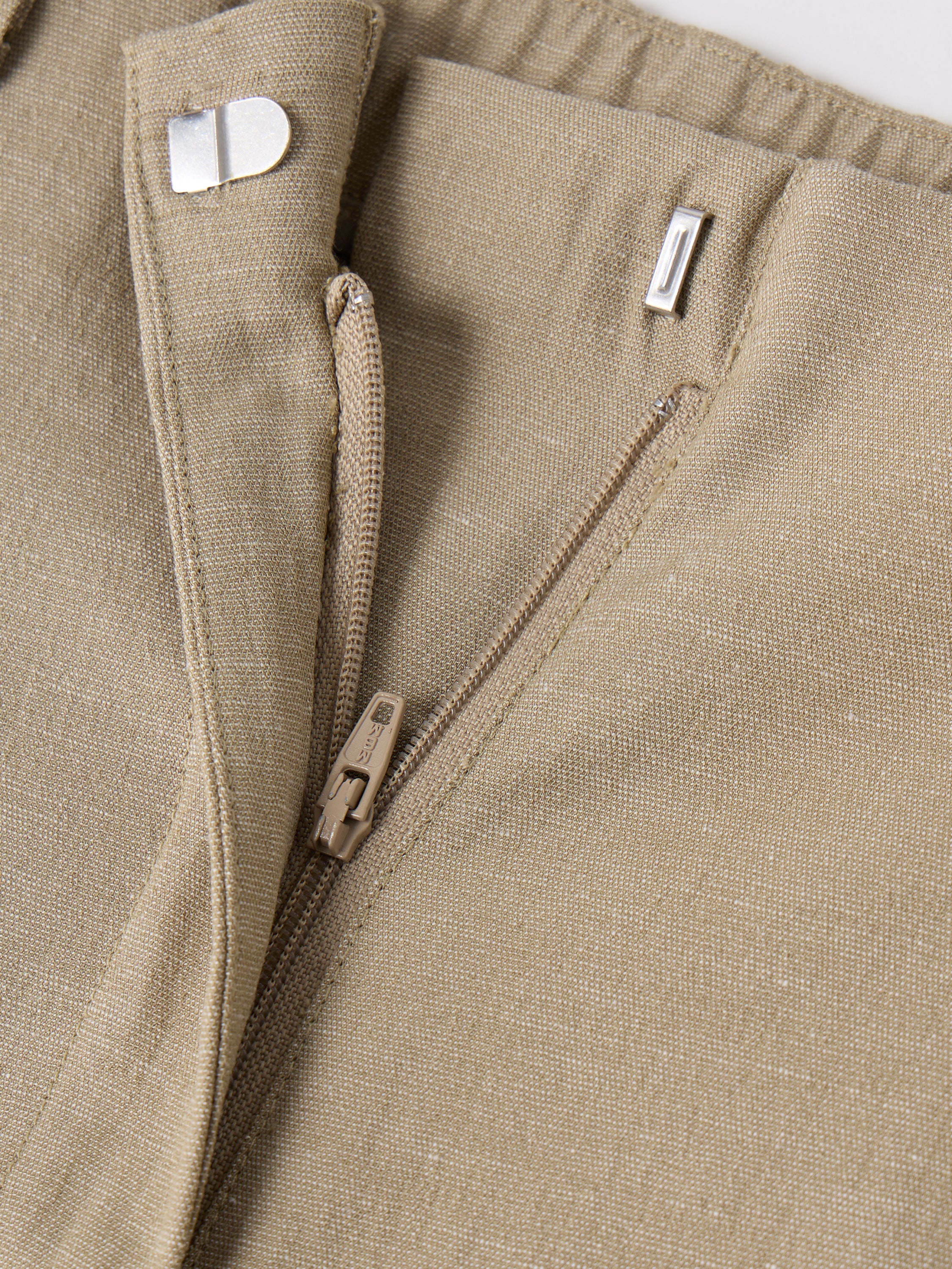 Wrinkle-Resistant Linen-Like Cropped Tapered Leg Pants with Pockets - Image 11